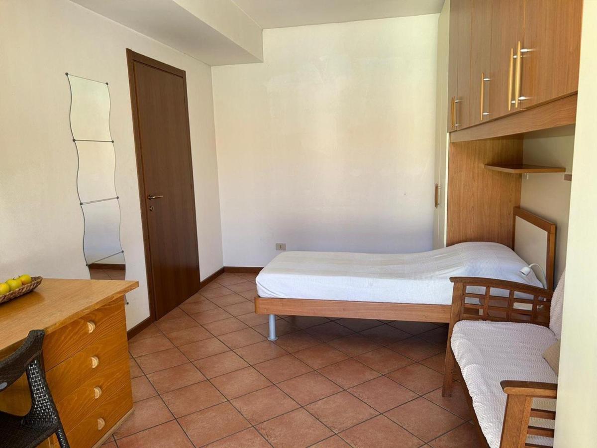 Lecco Only Females Guest House 외부 사진